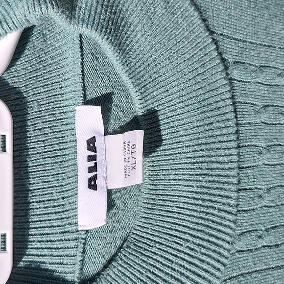 ⭐️Alia Green Sweater - Picture 5 of 8